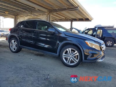 Czwarte zdjęcie samochodu z boku: 2016 MERCEDES-BENZ GLA 250 VIN:WDCTG4EB9GJ225669 - miniatura