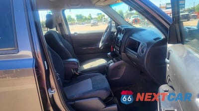 Piąte zdjęcie samochodu w środku: 2014 JEEP PATRIOT SPORT VIN:1C4NJPBB5ED848790 - miniatura