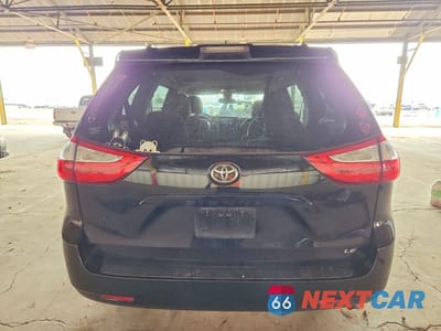 Zdjęcie 6 z 14 samochodu: 2019 TOYOTA SIENNA LE VIN:5TDKZ3DC1KS997191 - miniatura