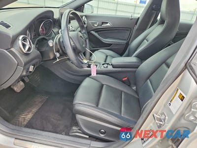 Zdjęcie 7 z 13 samochodu: 2019 MERCEDES-BENZ CLA 250 4MATIC VIN:WDDSJ4GB0KN742656 - miniatura