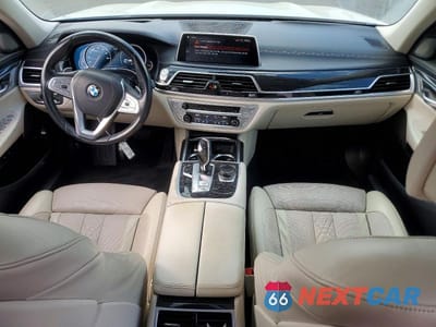 Zdjęcie 8 z 13 samochodu: 2019 BMW 740 I VIN:WBA7E2C54KB217719 - miniatura