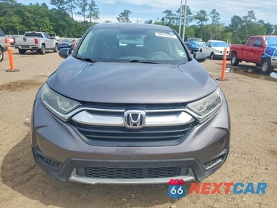 Piąte zdjęcie samochodu w środku: 2018 HONDA CR-V LX VIN:2HKRW5H30JH412134 - miniatura