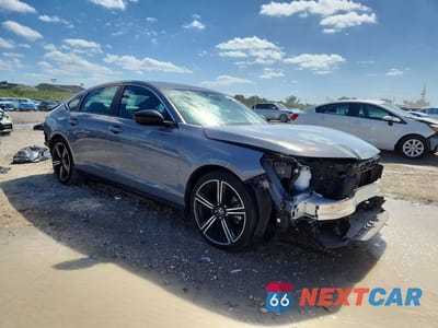 Czwarte zdjęcie samochodu z boku: 2023 HONDA ACCORD HYBRID SPORT VIN:1HGCY2F53PA000830 - miniatura