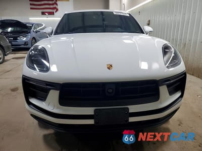 Piąte zdjęcie samochodu w środku: 2023 PORSCHE MACAN BASE VIN:WP1AA2A50PLB05703 - miniatura