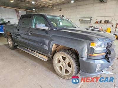 Czwarte zdjęcie samochodu z boku: 2017 CHEVROLET SILVERADO K1500 LT VIN:3GCUKREC7HG374888 - miniatura