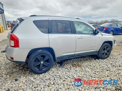 Trzecie zdjęcie samochodu z tyłu: 2011 JEEP COMPASS SPORT VIN:1J4NF1FB1BD163958 - miniatura