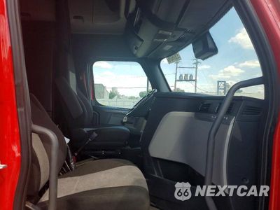 Piąte zdjęcie samochodu w środku: 2021 FREIGHTLINER CASCADIA 126 SEMI TRUCK VIN:3AKJHHDR2MSMF9242 - miniatura