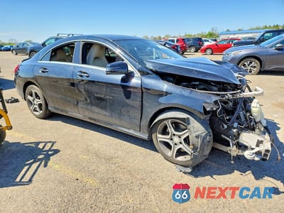Czwarte zdjęcie samochodu z boku: 2014 MERCEDES-BENZ CLA 250 VIN:WDDSJ4EB3EN114761 - miniatura