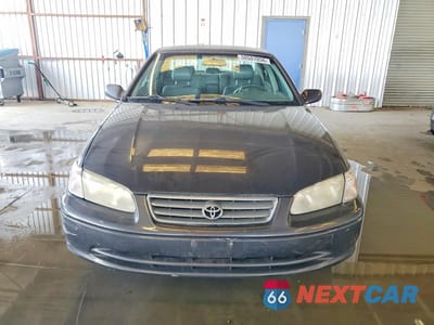 Piąte zdjęcie samochodu w środku: 2000 TOYOTA CAMRY CE VIN:4T1BG22K7YU965470 - miniatura