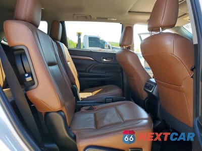 Zdjęcie 11 z 13 samochodu: 2019 TOYOTA HIGHLANDER LIMITED VIN:5TDDZRFH8KS956576 - miniatura