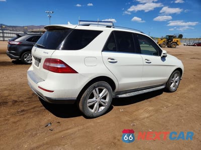 Trzecie zdjęcie samochodu z tyłu: 2013 MERCEDES-BENZ ML 350 4MATIC VIN:4JGDA5HB7DA247402 - miniatura
