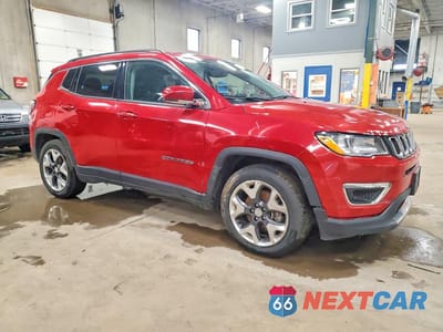 Czwarte zdjęcie samochodu z boku: 2019 JEEP COMPASS LIMITED VIN:3C4NJCCB3KT662775 - miniatura