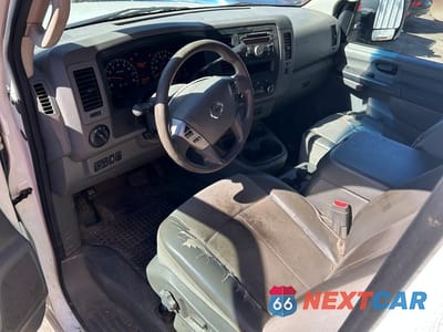 Zdjęcie 8 z 13 samochodu: 2014 NISSAN NV 2500 HD S VIN:1N6AF0LY4EN108102 - miniatura