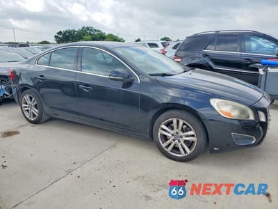 Czwarte zdjęcie samochodu z boku: 2013 VOLVO S60 T5 VIN:YV1612FS7D2172798 - miniatura