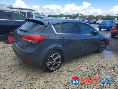 Trzecie zdjęcie samochodu z tyłu: 2016 KIA FORTE EX VIN:KNAFX5A8XG5627760 - miniatura