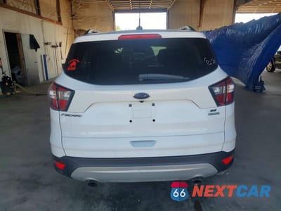 Zdjęcie 6 z 12 samochodu: 2018 FORD ESCAPE SE VIN:1FMCU0GD4JUA48021 - miniatura