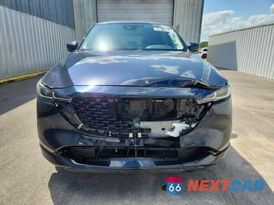 Piąte zdjęcie samochodu w środku: 2025 MAZDA CX-5 PREFERRED VIN:JM3KFBCL2S0675111 - miniatura