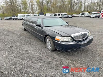 2007 LINCOLN TOWN CAR EXECUTIVE 1L1FM88W87Y628418 - główne zdjęcie licytacji z USA - miniatura