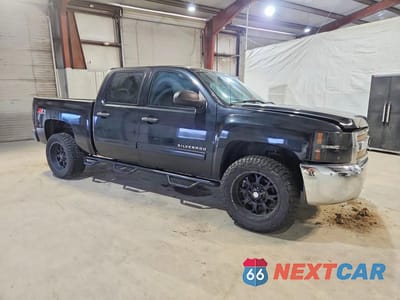 Czwarte zdjęcie samochodu z boku: 2012 CHEVROLET SILVERADO K1500 LT VIN:1GCPKSE70CF228544 - miniatura