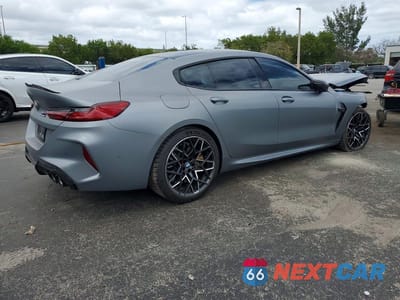 Trzecie zdjęcie samochodu z tyłu: 2025 BMW M8 VIN:WBSGV0C07SCV33680 - miniatura