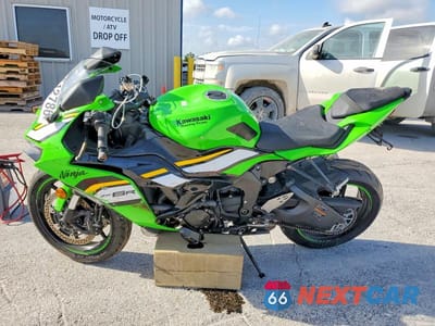 Trzecie zdjęcie samochodu z tyłu: 2025 KAWASAKI ZX636 K VIN:JKBZXJJ15SA027018 - miniatura