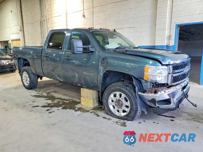 Czwarte zdjęcie samochodu z boku: 2013 CHEVROLET SILVERADO K2500 HEAVY DUTY LT VIN:1GC1KXCG8DF218755 - miniatura