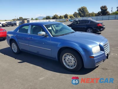 Czwarte zdjęcie samochodu z boku: 2007 CHRYSLER 300 VIN:2C3KA43R87H710586 - miniatura