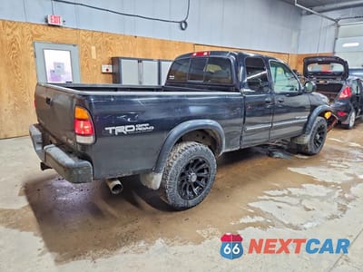 Trzecie zdjęcie samochodu z tyłu: 2003 TOYOTA TUNDRA LIMITED VIN:5TBBT48133S430846 - miniatura