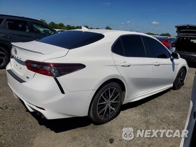 Trzecie zdjęcie samochodu z tyłu: 2024 TOYOTA CAMRY SE VIN:4T1S11AK6RU240148 - miniatura