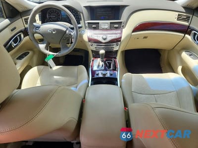 Zdjęcie 8 z 13 samochodu: 2019 INFINITI Q70 3.7 LUXE VIN:JN1BY1AR2KM585019 - miniatura