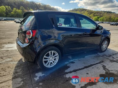 Trzecie zdjęcie samochodu z tyłu: 2015 CHEVROLET SONIC LT VIN:1G1JD6SB1F4139283 - miniatura