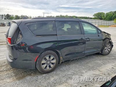 Trzecie zdjęcie samochodu z tyłu: 2018 CHRYSLER PACIFICA HYBRID LIMITED VIN:2C4RC1N79JR358487 - miniatura