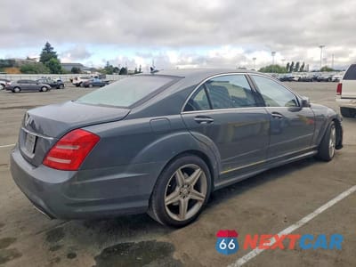 Trzecie zdjęcie samochodu z tyłu: 2011 MERCEDES-BENZ S 550 VIN:WDDNG7BB8BA417880 - miniatura