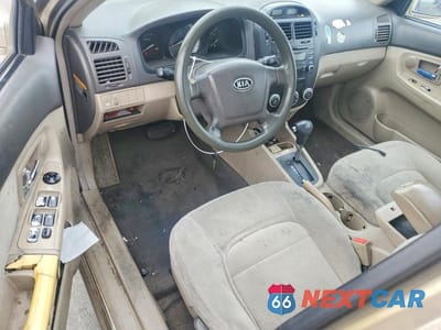 Zdjęcie 8 z 12 samochodu: 2007 KIA SPECTRA LX VIN:KNAFE122575464685 - miniatura
