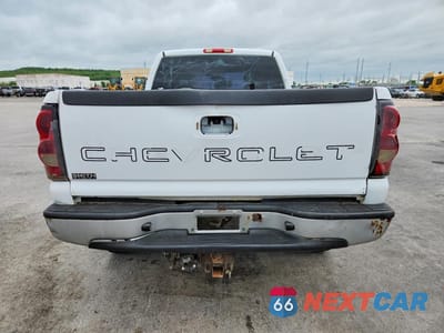 Zdjęcie 6 z 12 samochodu: 2005 CHEVROLET SILVERADO K2500 HEAVY DUTY VIN:1GCHK29U55E205483 - miniatura