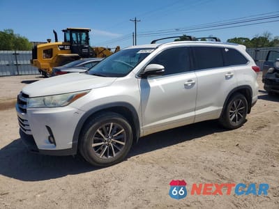 2018 TOYOTA HIGHLANDER XLE 5TDJZRFH4JS528974 - główne zdjęcie licytacji z USA - miniatura