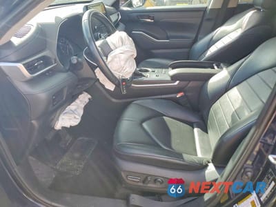 Zdjęcie 7 z 13 samochodu: 2020 TOYOTA HIGHLANDER XLE VIN:5TDGZRAH6LS009672 - miniatura