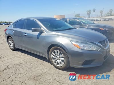 Czwarte zdjęcie samochodu z boku: 2018 NISSAN ALTIMA 2.5 S VIN:1N4AL3AP8JC110518 - miniatura