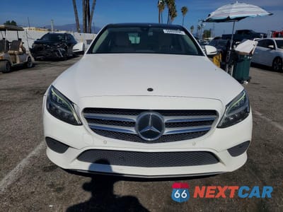 Piąte zdjęcie samochodu w środku: 2021 MERCEDES-BENZ C 300 VIN:W1KWF8DB8MR648745 - miniatura