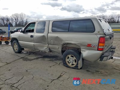 Drugie zdjęcie samochodu z przodu: 1999 CHEVROLET SILVERADO K1500 VIN:1GCEK19T1XE100804 - miniatura