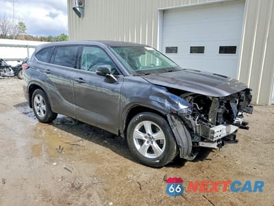 Czwarte zdjęcie samochodu z boku: 2023 TOYOTA HIGHLANDER L VIN:5TDKDRBH6PS516780 - miniatura