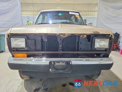 Piąte zdjęcie samochodu w środku: 1987 FORD BRONCO VIN:1FMCU14T5HUC79179 - miniatura
