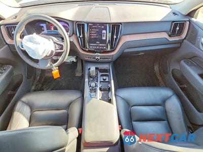 Zdjęcie 8 z 13 samochodu: 2023 VOLVO XC60 PLUS VIN:LYVH60DNXPB327039 - miniatura