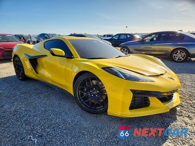 Czwarte zdjęcie samochodu z boku: 2025 CHEVROLET CORVETTE Z06 1LZ VIN:1G1YD2D3XS5606833 - miniatura