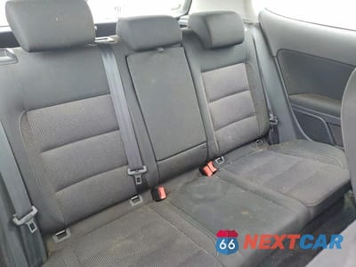 Zdjęcie 10 z 12 samochodu: 2010 VOLKSWAGEN GOLF VIN:WVWBB7AJ9AW263900 - miniatura