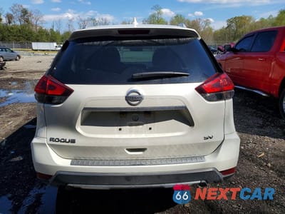 Zdjęcie 6 z 13 samochodu: 2018 NISSAN ROGUE S VIN:KNMAT2MT4JP616630 - miniatura