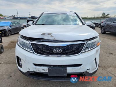 Piąte zdjęcie samochodu w środku: 2015 KIA SORENTO LX VIN:5XYKTDA72FG607507 - miniatura