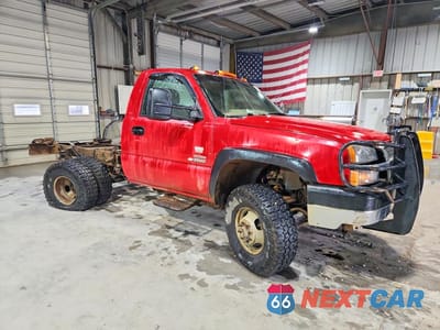 Czwarte zdjęcie samochodu z boku: 2003 CHEVROLET SILVERADO K3500 VIN:1GBJK34113E247395 - miniatura