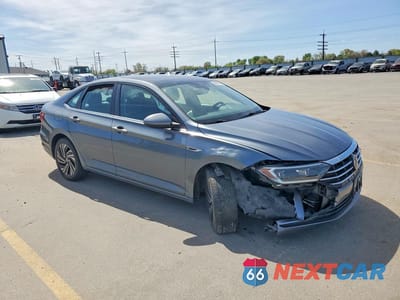 Czwarte zdjęcie samochodu z boku: 2020 VOLKSWAGEN JETTA SEL VIN:3VWEB7BU8LM066898 - miniatura