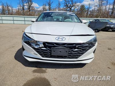 Piąte zdjęcie samochodu w środku: 2023 HYUNDAI ELENTRA VIN:5NPLM4AG1PH101601 - miniatura